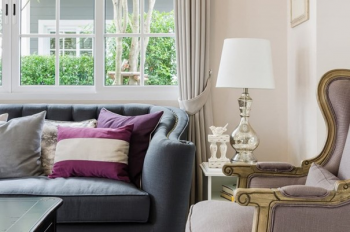 Obývací pokoj ve stylu glamour - jak vykouzlit interiér v atmosféře starého Hollywoodu?