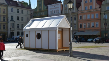 V domech z papíru. Neobvyklý projekt ve Vratislavi